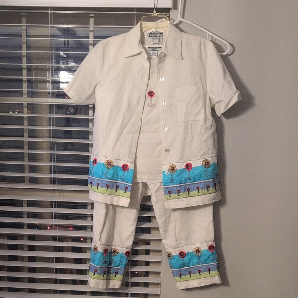 Women's Leslie Fay Summer Embroiderd Ensemble-White and Blue with Floral Design
